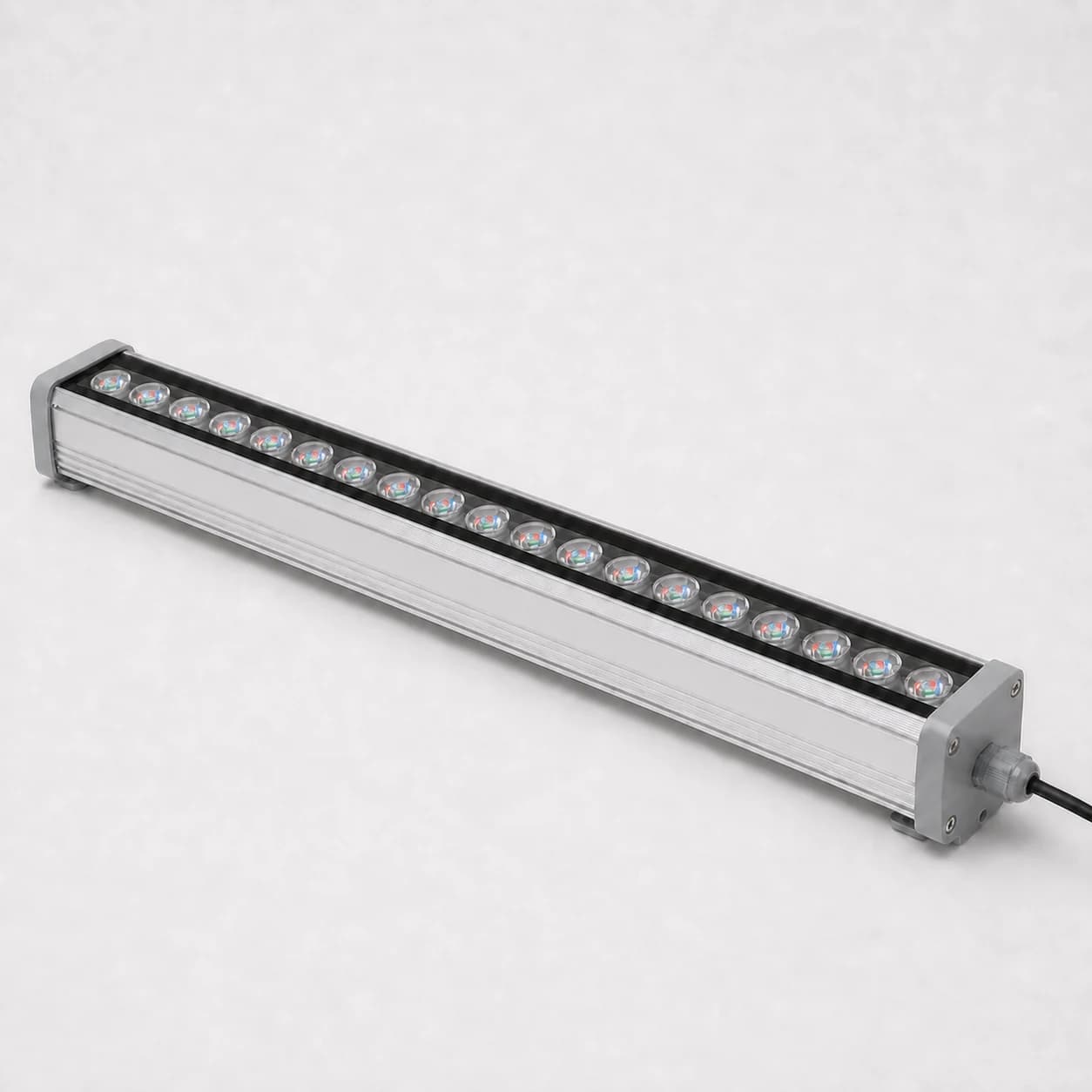 18W RGB Wallwasher · 50 cm (18 LED) — modele özel RGB ürün görseli