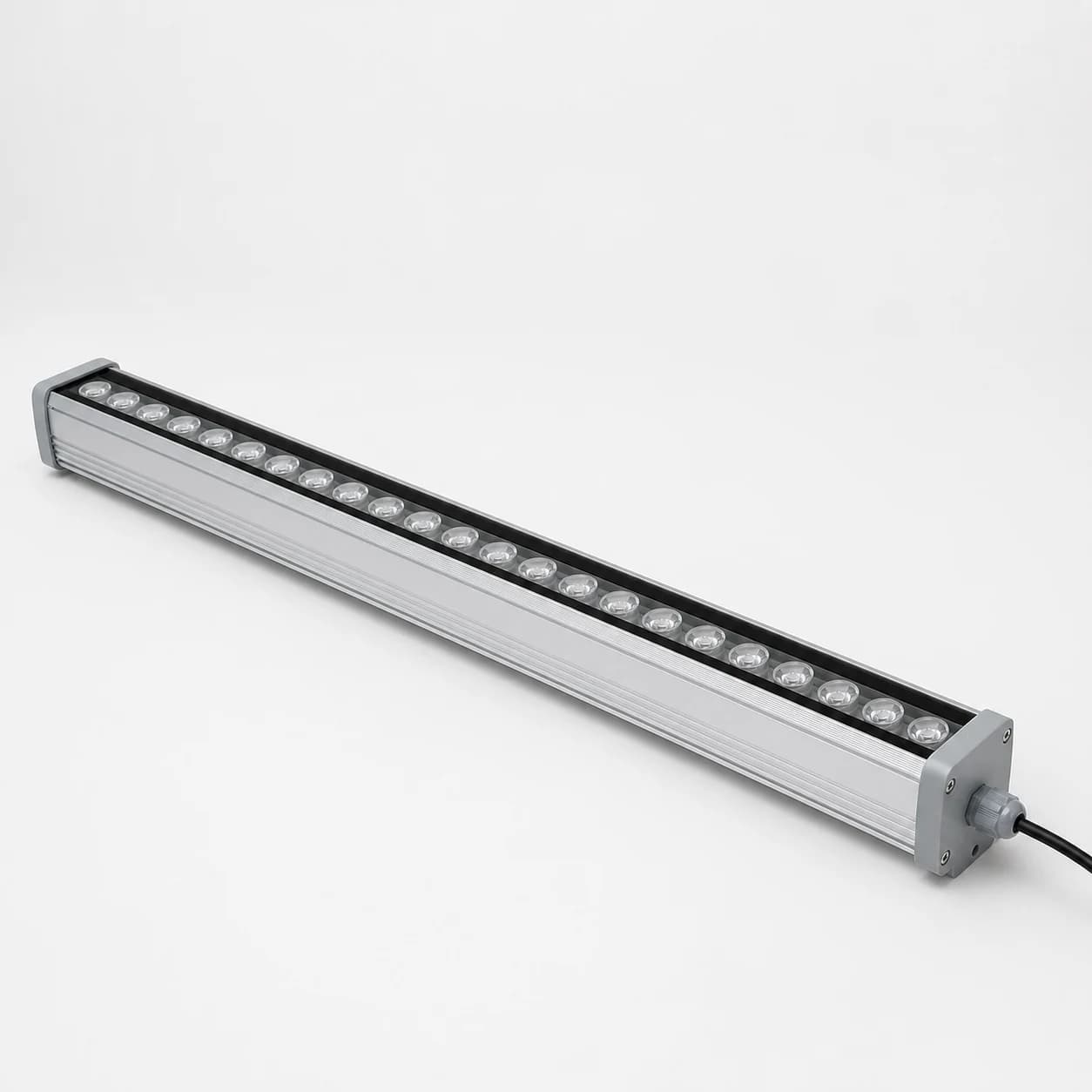 24W Wallwasher · 67 cm (24 LED) — modele özel ürün görseli