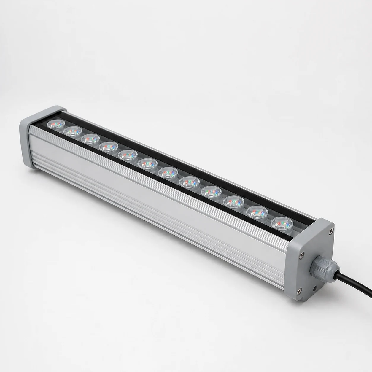 36W RGB Wallwasher · 100 cm (36 LED) — modele özel RGB ürün görseli