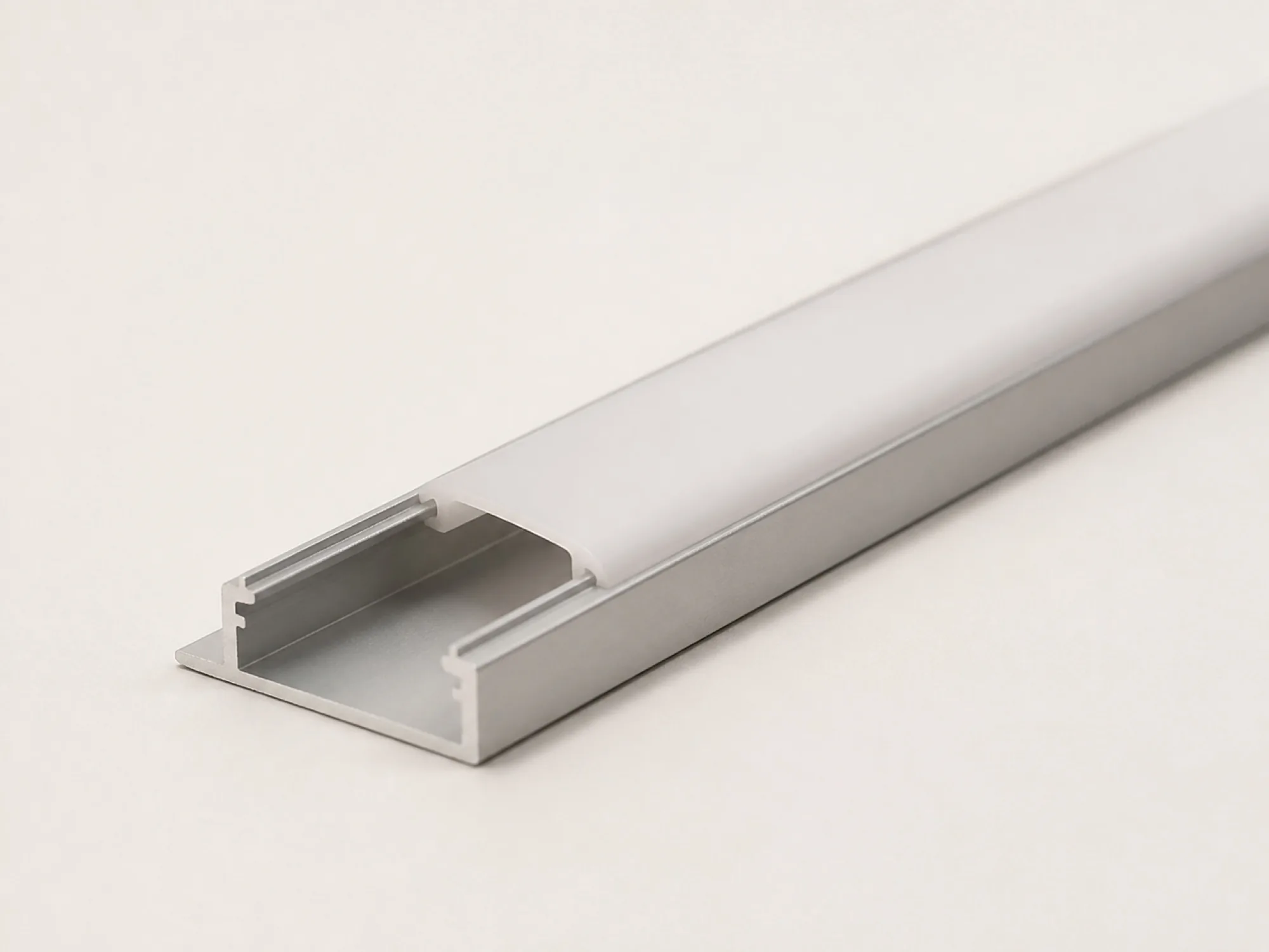 Bar LED Sıva Altı Profil · 2,4 × 1,2 cm — ürün görseli